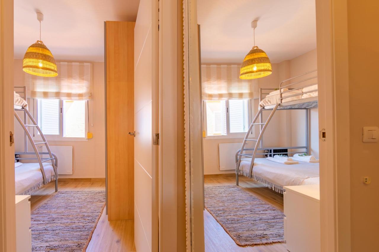 Apartment Beachfront, Pool, Terrace, Garage & Fibre Internet