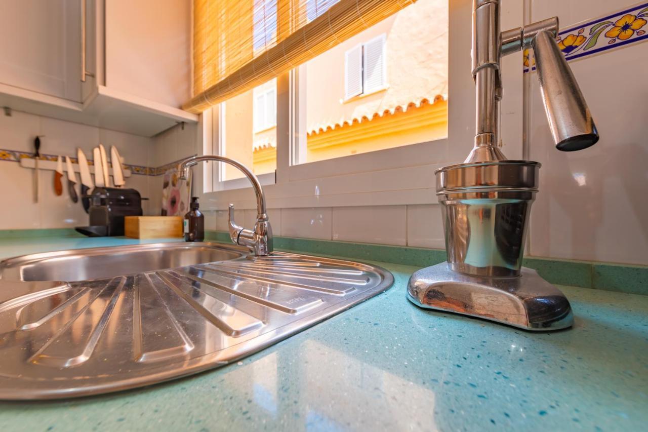 Beachfront, Pool, Terrace, Garage & Fibre Internet Apartment