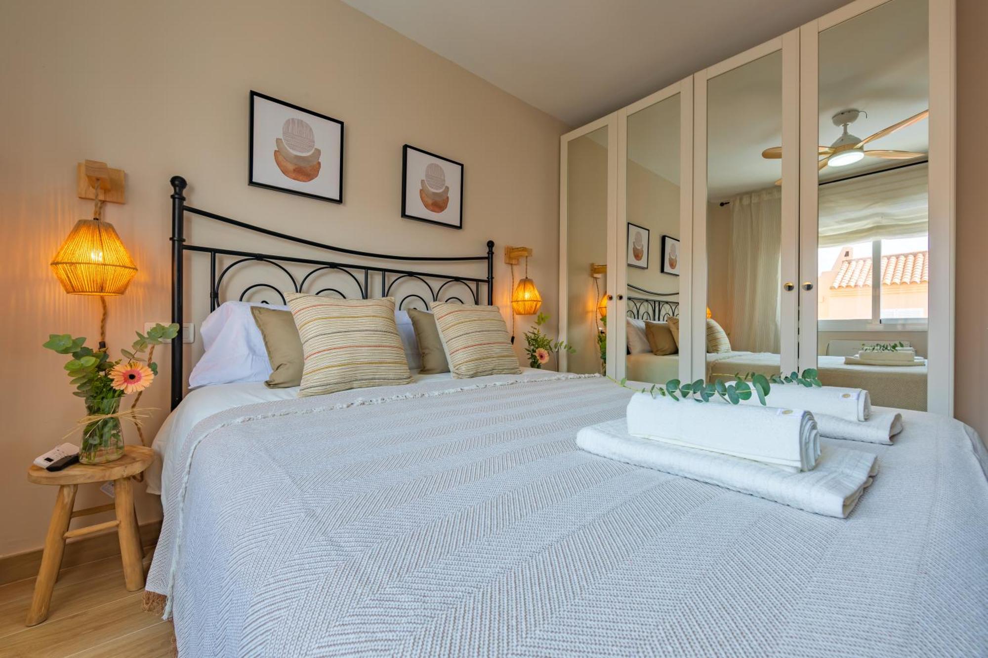 Apartment Beachfront, Pool, Terrace, Garage & Fibre Internet Tarifa