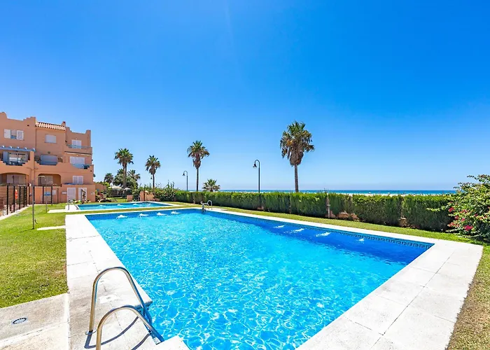 Beachfront, Pool, Terrace, Garage & Fibre Internet