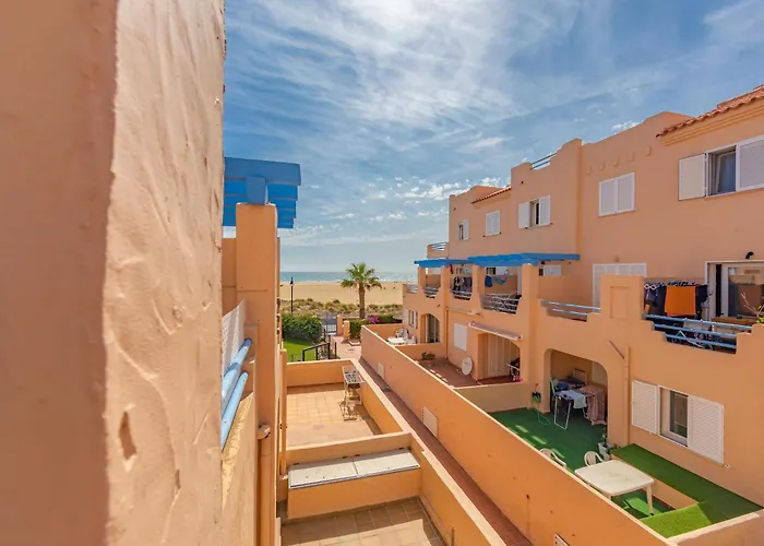 Beachfront, Pool, Terrace, Garage & Fibre Internet