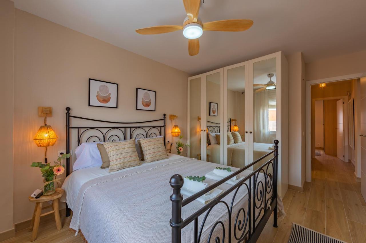 Appartamento Beachfront, Pool, Terrace, Garage & Fibre Internet *