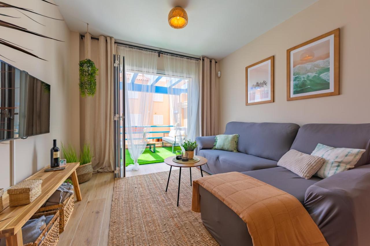 Appartamento Beachfront, Pool, Terrace, Garage & Fibre Internet